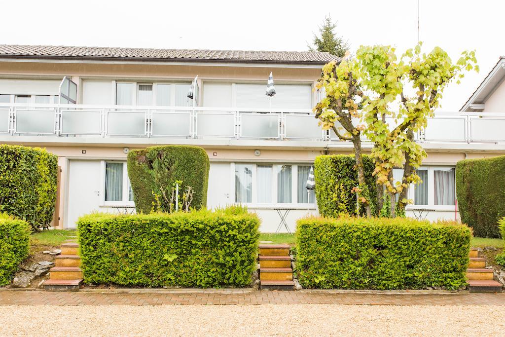 Des Pierrettes Motel