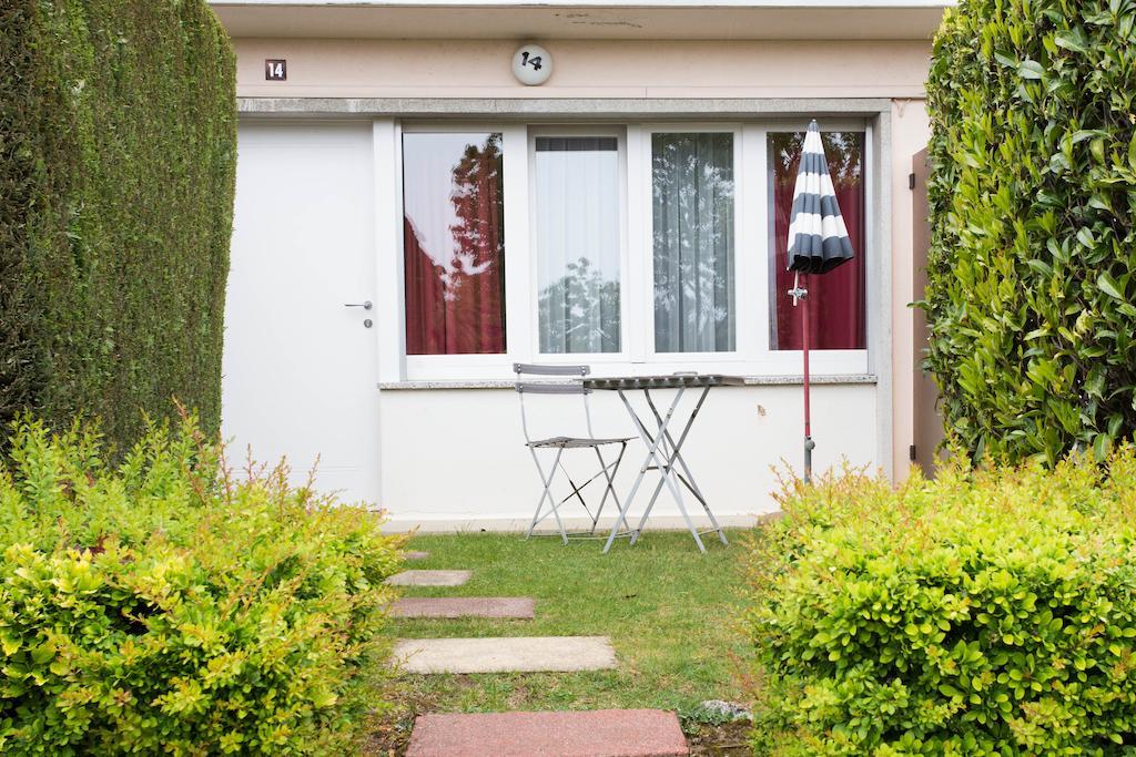 Des Pierrettes Motel